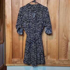 Express Belted V-Neck 3/4 Sleeve Button Up Mini Dress, Medium, Black & White